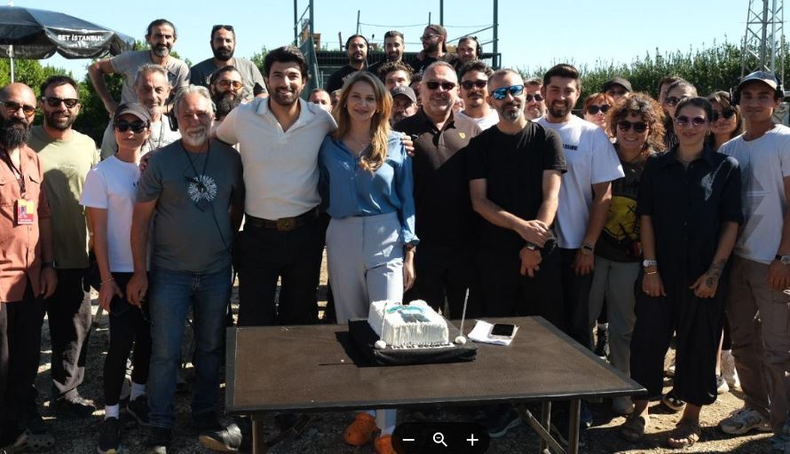Bereketli Topraklar: Adana Setinde Doğum Günü Kutlaması ve Oyuncu Dostluğu