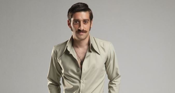 Bora Akkaş: Oyunculuk ve Müzik Yolculuğu