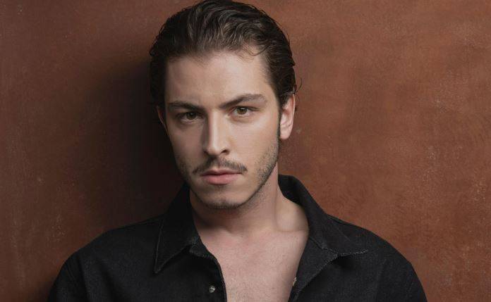 Boran Kuzum, Netflix'in Big Mistakes Dizisiyle Uluslararası Başarıya Adım Atıyor