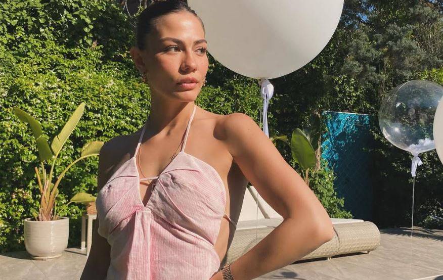 Demet Özdemir’in Doğdu Güneşi: Sade Şıklık ve Enerji Dolu Yeni Sezon Hazırlıkları