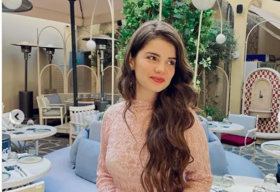 AİLESİ VE ÇOCUKLUK YILLARI
