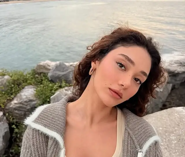 Gizem Sevim ve Ebru Gökmen: Güller ve Günahlar'ın İç Yüzünü Aydınlatan Yıldız