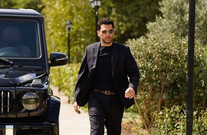 Güller ve Günahlar'da Serhat'ın Sırrı: Murat Yıldırım En Güvenilir 10 Ünlü Arasında