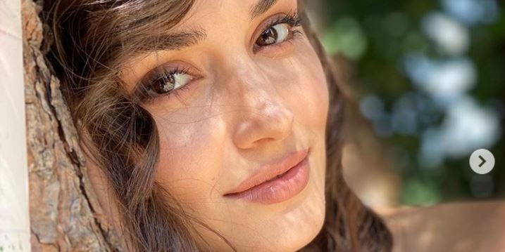 Hande Erçel: Sahnelerin ve Ekranların Işığıyla Yolculuk