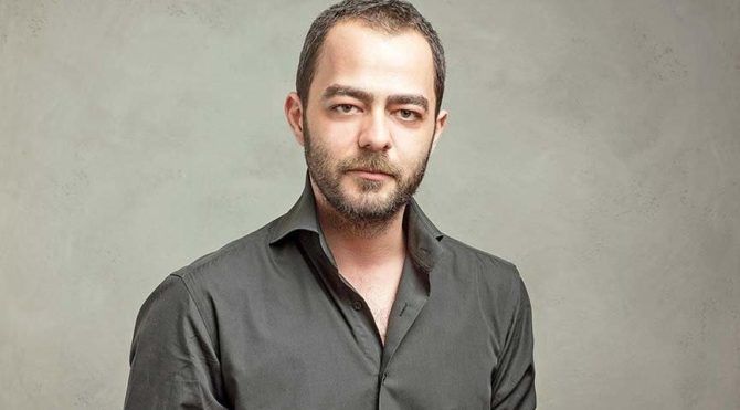 Kerem Fırtına: Sahnelerin ve Siyasetin İçli Yolculuğu