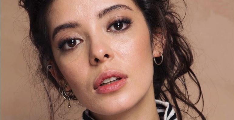 Selin Şekerci: Hayatın Akışını Sahneye Taşıyan Bir Oyuncu