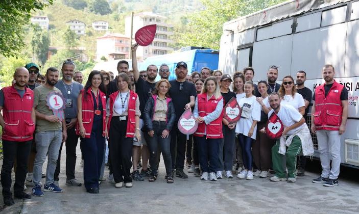 Taşacak Bu Deniz: Karadeniz’in Fırtınasında Aşk ve Dayanışma Hikayesi