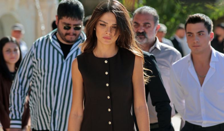 Uzak Şehir'in Yıldızı: Sinem Ünsal'dan Set Özlemi ve Midyat'ın Büyüsü